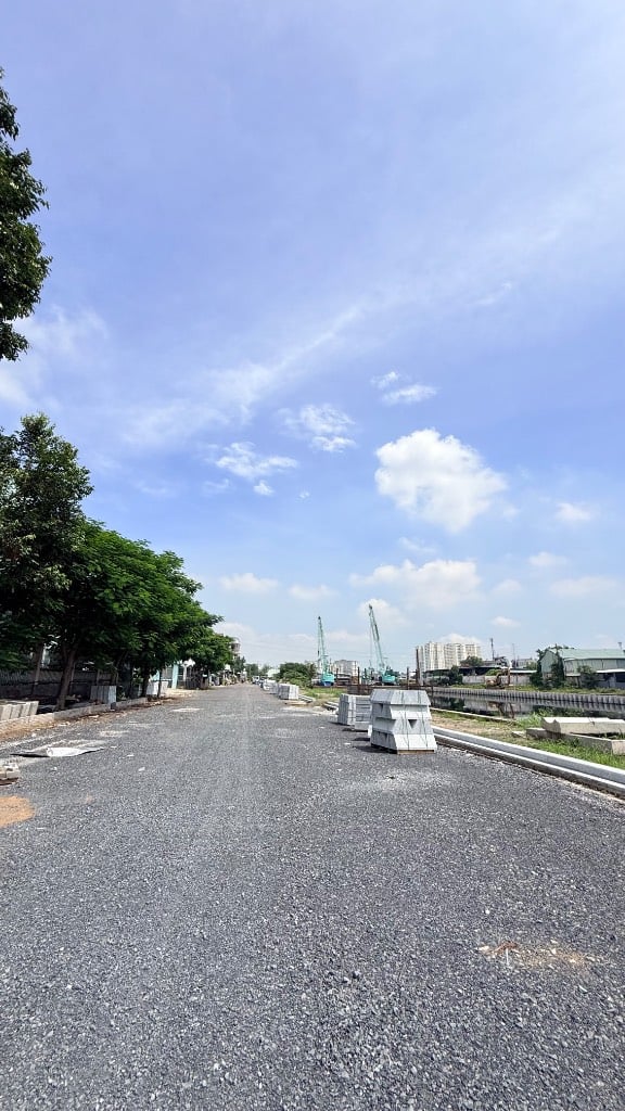 BÁN ĐẤT MT ĐƯỜNG SỐ 10 BÌNH TÂN, 100M² 5X20M FULL THỔ CƯ, KHÔNG LỘ GIỚI, VIEW KÊNH THAM LƯƠNG