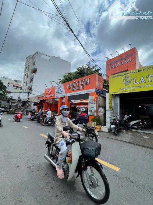 Bán Khuôn VIP Xây Buidling 2MT Q.Bình Thạnh-11X50M Nở hậu 21m-600m2/ CHỈ 100 tỷ/ HDT:200TR