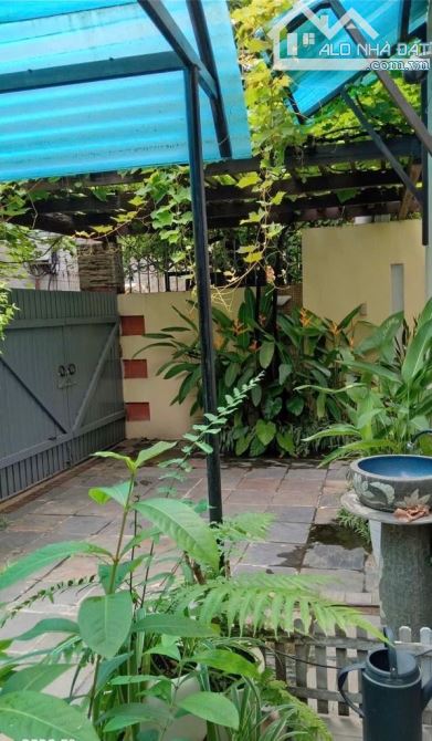 BIỆT THỰ SÂN VƯỜN XUÂN ĐỈNH, 300M, GẦN NGOẠI GIAO ĐOÀN, 56.25 TỶ