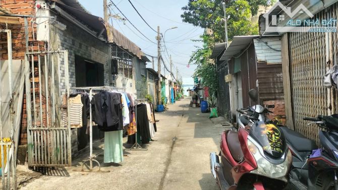 BÁN NHÀ TRỌ , ĐẤT 82M2 , NGANG 6M , BÀ ĐIỂM , HÓC MÔN , 3 TỶ 050 ,SHR