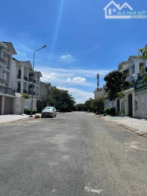 BIỆT THỰ VEN SÔNG ĐẶNG THUỲ TRÂM - NHÀ XÂY THÔ - TIỆN CHO KHÁCH TỰ THIẾT KẾ - 30 TỶ