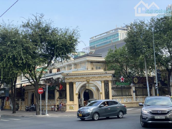 Bán gấp biệt thự 50 Trương Định, khu hành chính, lãnh sự, dt: 20x45m 3 tầng sân vườn