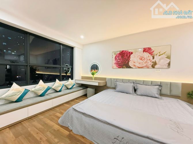 Bán gấp Ch Metropolis- Liễu Giai 121m 3PN giá 20 tỷ full nt,tầng trung, View đẹp