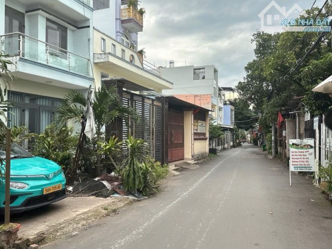 CHDV GẦN CÔNG VIÊN LÀNG HOA - 150M2 - 6x25 - 15 PHÒNG - KHOÁNG 60TR - GIÁ 15.X TỶ