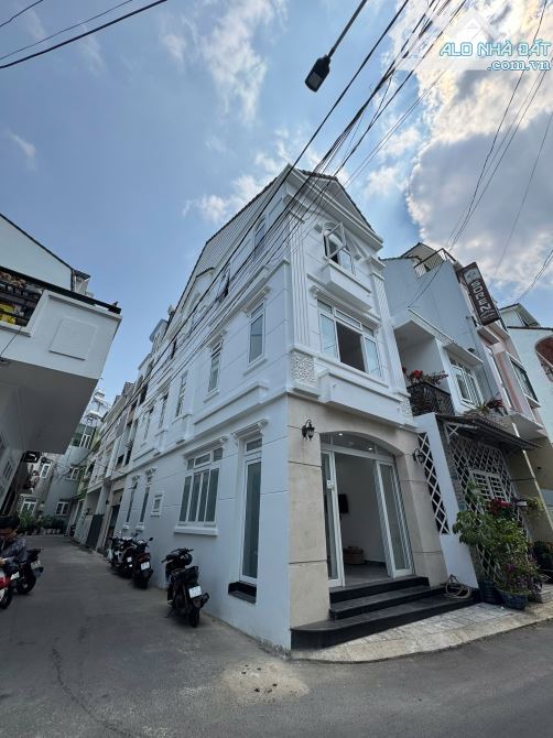 CHỈ 11ty _ NHÀ PHỐ 2 MẶT TIỀN TRUNG TÂM ĐÀ LẠT
