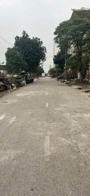 🔹Bán Nhà 3 Tầng, Khu 12Ha, Thị Trấn Lim, Tiên Du Mt 4.5m Dt 81m2 Giá 7.6 Tỷ