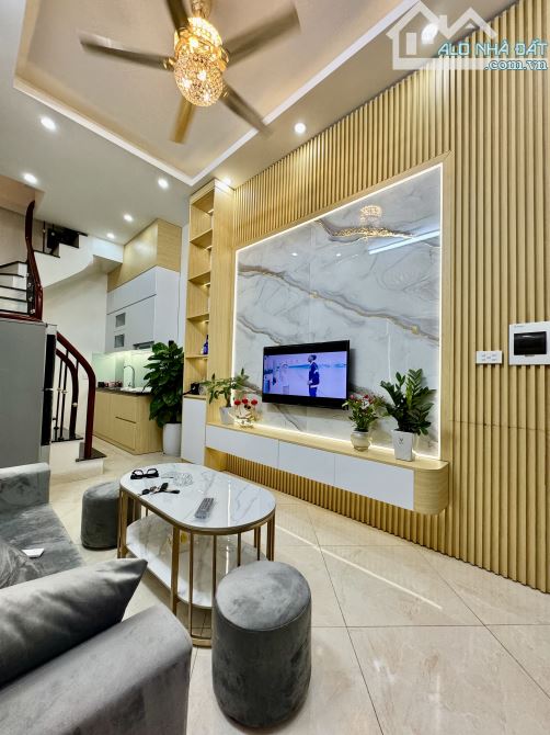5.1 tỷ Sổ đỏ riêng với căn nhà 4 tầng Ngã tư Bạch Mai - Phố Huế
