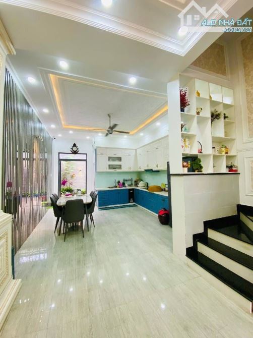Bán nhà 3 tầng, Đào Tông Nguyên. Mới full nội thất - 110m2, ngang 5m. Chỉ 7Đ