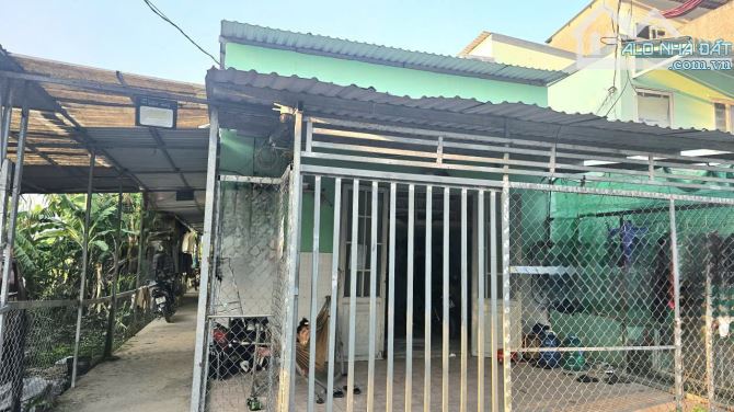 BÁN NHÀ TRỌ KCN TÂN ĐỨC , 2 TỶ 350 , 6 PHÒNG 1 KIOT , THU NHẬP 10 TRIỆU THÁNG