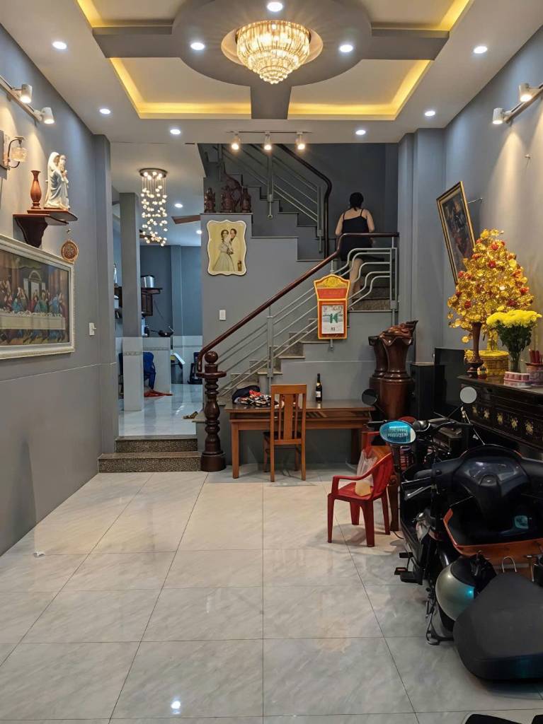Bán nhà Lê Văn Quới Bình Tân, 81m2 nở hậu 5m, sổ riêng hoàn công đủ, hẻm xe hơi thông, chỉ 6 tỷ