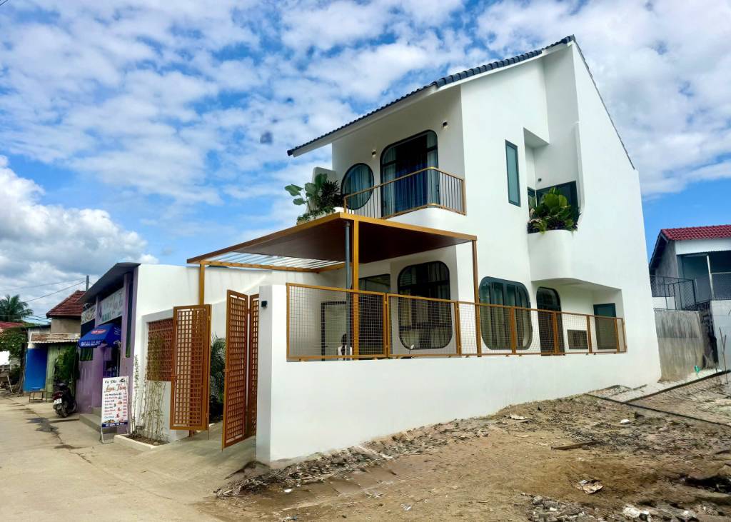 Bán nhà Thôn Tây, Bắc Nha Trang, nhà mới thiết kế hiện đại, công năng đầy đủ, giá 2.95 tỷ