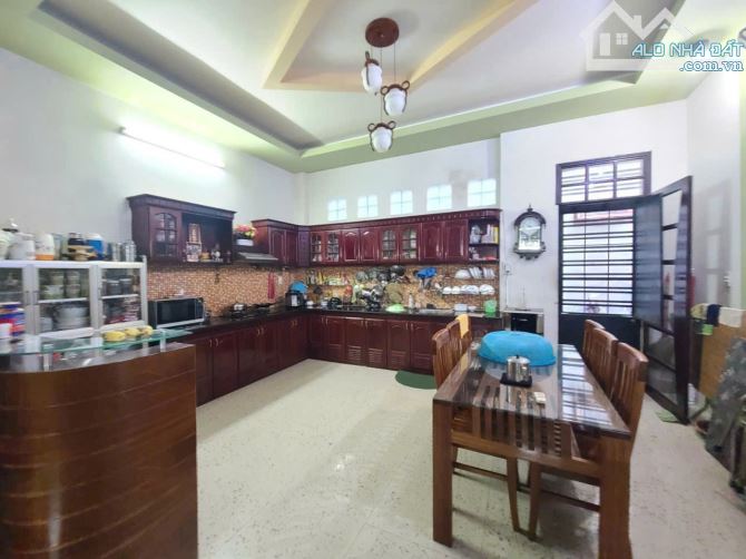 Nhà 4 Tầng 99 đường Núi Thành, (Hải Châu) 100m2 -Giá 13.2 tỷ TL