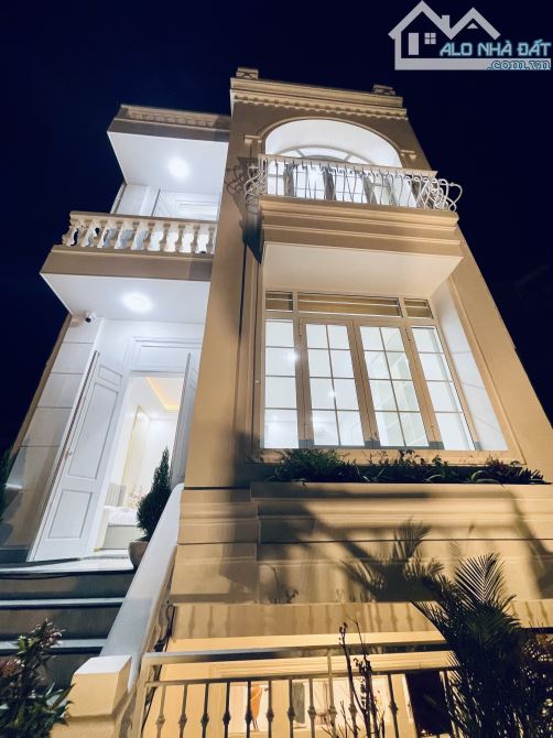 Siêu phẩm Villa sân vườn mới đẹp xịn xò kiệt ô tô Phan Bội Châu, Huế