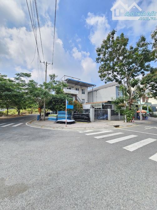 9,5Tỷ TL🔥Bán nhà Góc 2MT_243,4m2_ 1 Trêt 1 Lầu 1 Tum, KDC Châu Thới, p.Bình An, Tp.Dĩ An