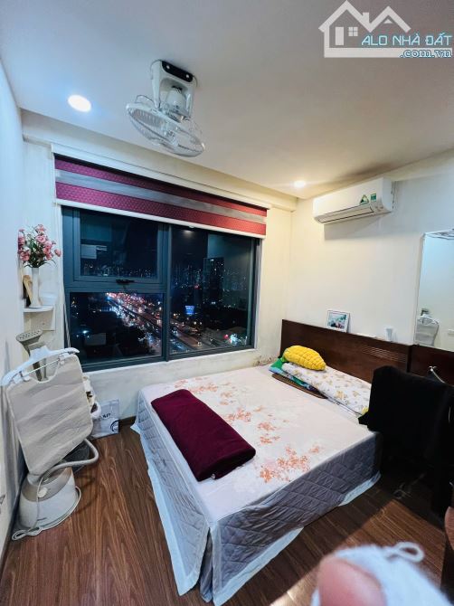 Cần bán ch tầng trung đẹp 3n2vs-129m- 14 tỷ Cc Gold Tower- 275 Nguyễn Trãi, full nội thất,