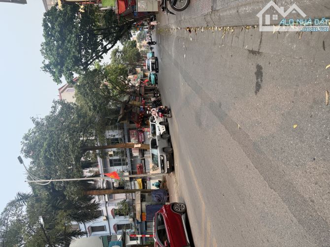 🏠NGUYỄN SƠN LONG BIÊN- CẦN CHUYỂN NHƯỢNG - DT :1.060 MÉT- GIÁ 268 TỶ CÓ THƯƠNG LƯỢNG- CHU