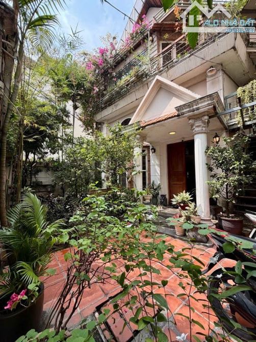 BIỆT THỰ VIP HOÀNG HOA THÁM – PHÚ NHUẬN – 450M² – 2 MẶT TIỀN 20M – ĐẲNG CẤP HIẾM CÓ