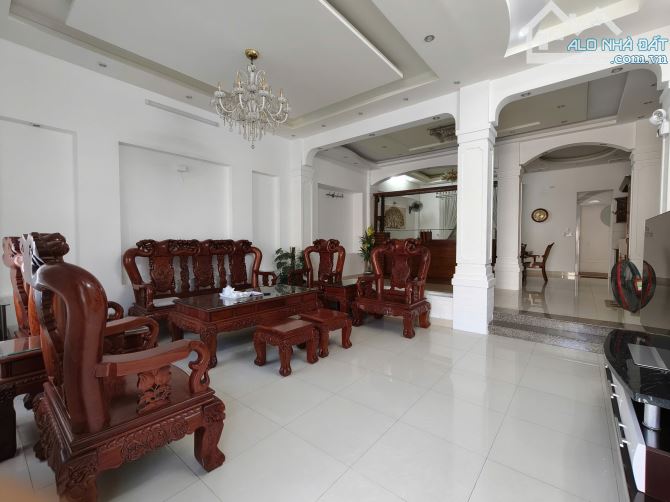 BIỆT THỰ KHU Á CHÂU THÔNG QUA CÔNG VIÊN HỒ VÕ THỊ SÁU, MẶT TIỀN ĐƯỜNG DỄ DI CHUYỂN,GIÁ TỐT