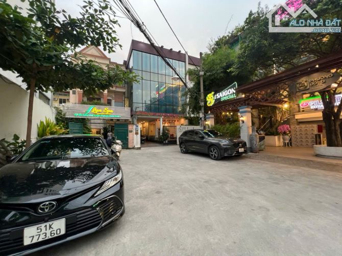 Bán biệt thự 38/28 Nguyễn Văn Trỗi, Phú Nhuận, 180m2 nhà đẹp ở liền có hẻm sau thông thoán
