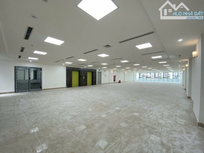 MÁY IN TIỀN, TÒA NHÀ VP CẦU GIẤY HÀ NỘI 400M2, MT 12M, DÒNG TIỀN 700TR/THÁNG - 400 TỶ