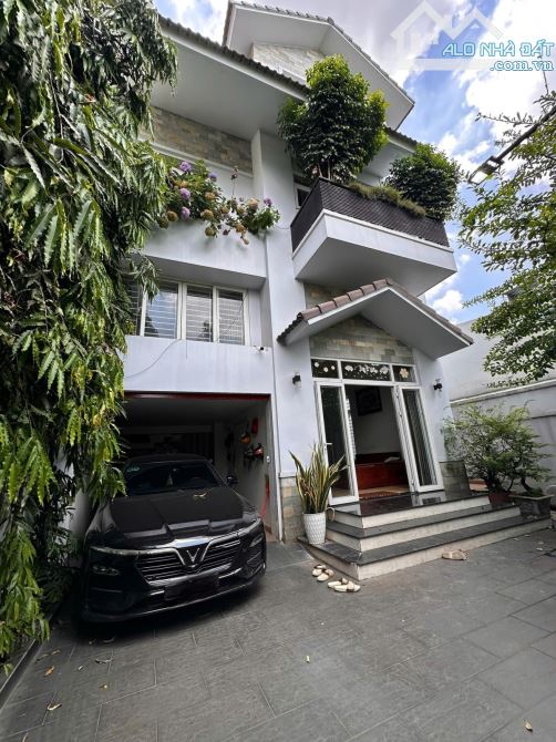 Biệt thự 2 MT Tân Hòa 2, Hiệp Phú – 220m² (9.5×23m) x 4 tầng – 7PN