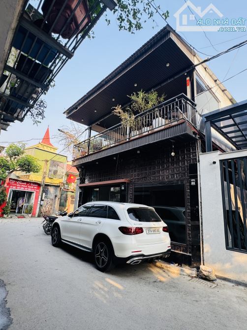 Bán nhà rộng hơn 100m2 ngõ Nguyễn Văn Cừ, đường thông 2 xe tránh nhau, mặt tiền 7m