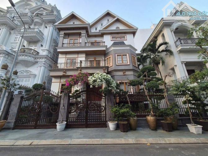 BÁN BIỆT THỰ SIÊU ĐẸP KHU VIP HIM LAM PHỔ QUANG. DT: 280M2.(14X20M) HẦM 3 LẦU. 60 TỶ