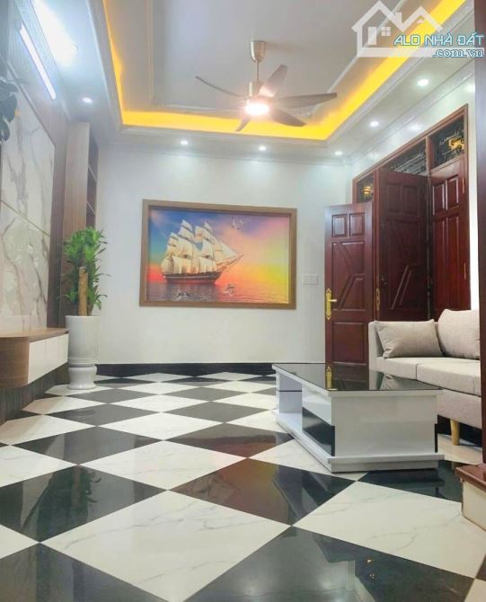 Chủ bán nhà đẹp, mặt ngõ, 5m ra oto đỗ, mặt tiền siêu rộng thoáng, tiện ích bạt ngàn