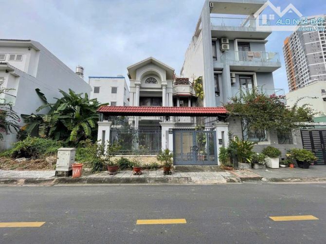 GIẢM NGAY 8 TỶ, BT KDC VĂN MINH, Q2 174m2, 4 TẦNG, NGAY NHÀ GA METRO THỦ THIÊM, CÒN 33 TỶ