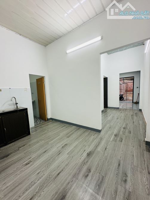 🔥 Nhà cấp 4 kiệt K183/.. Tôn Đản . Dt 60m2 ngang 5m , hướng đông nam ,