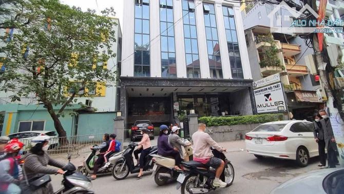 Tòa nhà văn phòng mặt phố quận Tây Hồ 225 m mt 13.5 m 8 tầng có hầm giá 110 tỷ ô tô tránh