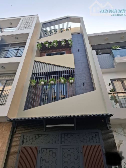GIẢM NHANH 300TR CHO KHÁCH MUA NHÀ NGUYỄN TIỂU LA , QUẬN 10. CHỈ 5 TỶ 520/63m2, SẴN SỔ!!!!