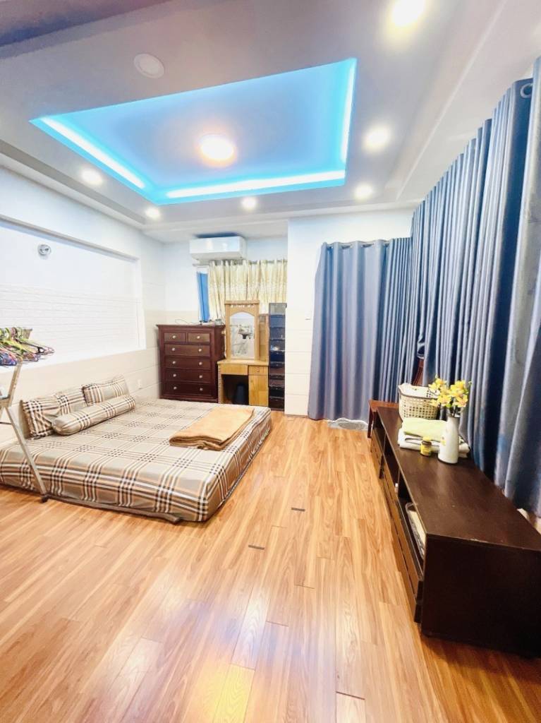 Hạ mạnh, bán nhà mặt tiền Phan Văn Hân, Bình Thạnh, 4.2x14m 5 tầng, chỉ 26.5 tỷ