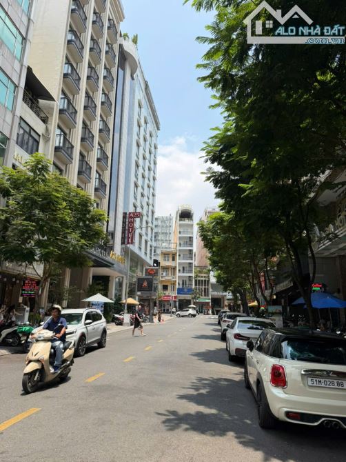 BÁN NHÀ MẶT TIỀN NGUYỄN THÁI BÌNH, P. BẾN THÀNH, QUẬN 1 . SÁT BÊN HÀM NGHI