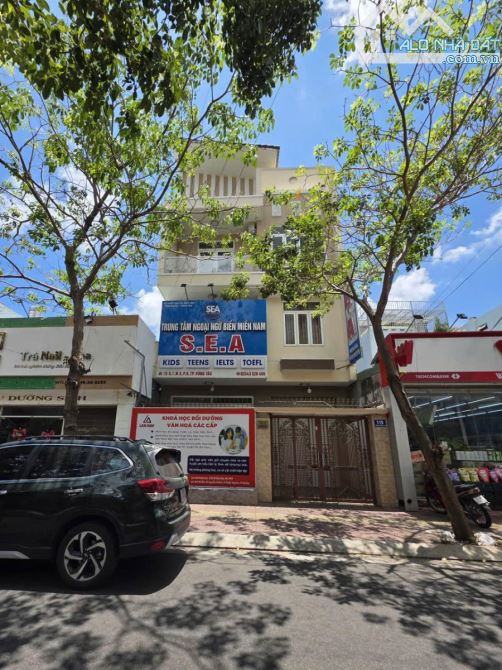 BÁN BIỆT THỰ 1 TRỆT 3 LẦU MẶT TIỀN NGUYỄN THỊ MINH KHAI VŨNG TÀU NGANG 7.5M GIÁ 18 TỶ