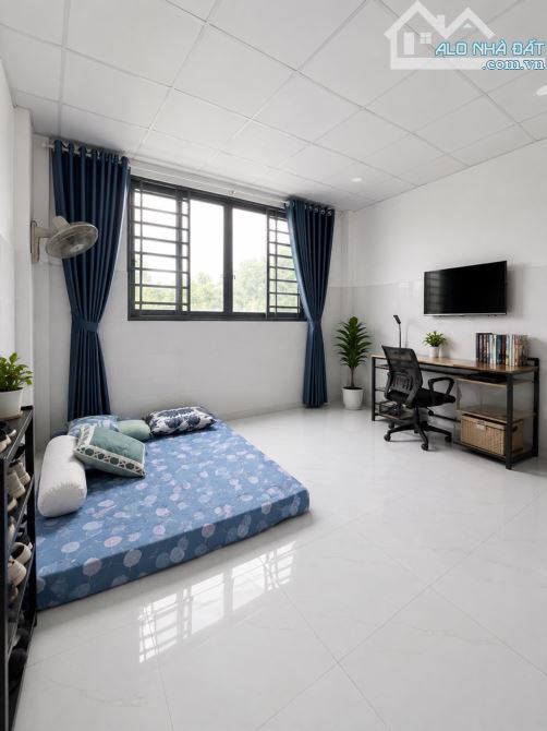 HIẾM CÓ CĂN THỨ 2 KHU VỰC NÀY- TIỀN 1trệt, 2 lầu, sân thượng, xe hơi ngủ nhà, 4pn Ngay P