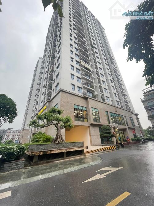 Bán chung cư cao cấp HC GOLDEN Hồng Tiến 71.4m2 2 ban công chỉ hơn 6 tỷ
