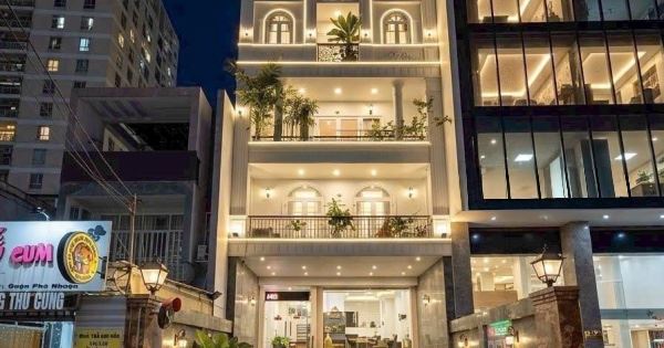 Bán nhà mặt phố Trung Kính, DT 130m2 x 7 tầng, giá 65 tỷ.