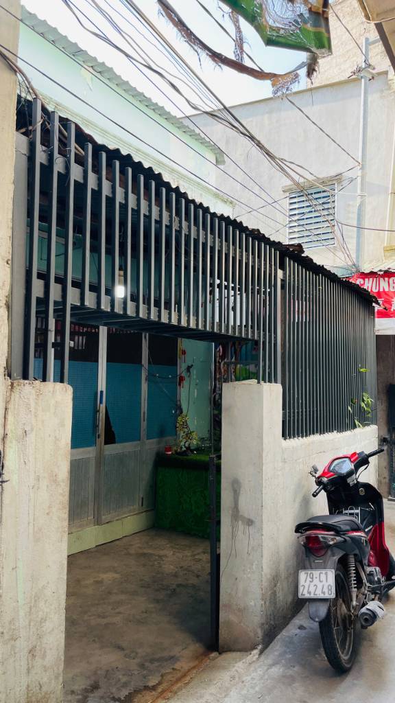 BÁN NHÀ ĐƯỜNG CAO VĂN BÉ, HÒN CHỒNG, NHA TRANG, DT 61M2, SỔ RIÊNG, GIÁ 2,55 TỶ