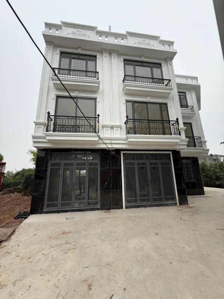 Bán nhà 3 tầng Phụng Châu, Chương Mỹ, diện tích 50m2, full nt, giá 2,75 tỷ