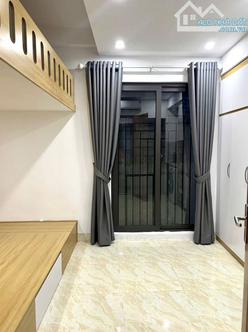 BÁN TOÀ CHDV BẠCH MAI 49M2 7 TẦNG 11 PHÒNG - GẦN PHỐ - DÒNG TIỀN 600TR/ NĂM