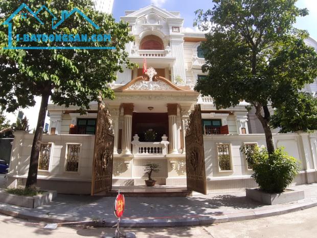 Bán siêu biệt thự nhà vườn Dự Án 5,2 ha Yên Hòa, Cầu Giấy. DT 300 m2 x 4 Tầng x MT 17,5m.