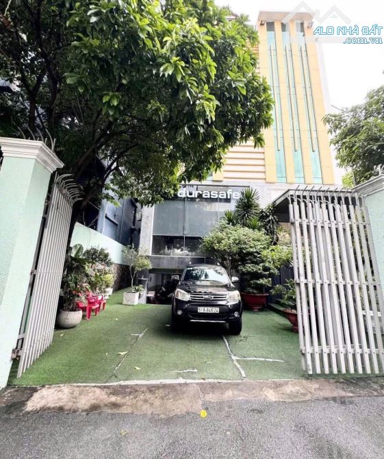 Bán tòa building 2 mặt tiền Quận 3 - DTS gần 1600m2 - DT 9x22m - Hầm 7 tầng - Giá 150 Tỷ