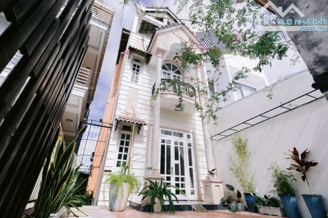 230m2 - Villa Sân Vườn - Mặt Tiền Đường Cổ Loa,