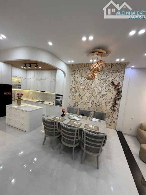 House for sale, 137 m², Sơn Trà
