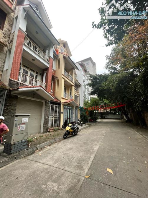 Phố Tam Trinh, Biệt Thự liền kề, nhà phân lô ôtô tránh, DT 90m2, 4 tầng, MT 6m, giá 33.5tỷ