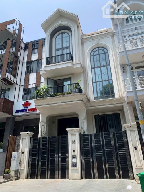 Siêu phẩm đầu tư ngang (16M x 15M) Biệt Thự Hẻm Vip 193 Nam Kỳ Khởi Nghĩa