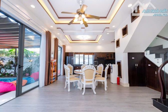 Bán biệt thự mặt tiền Võ Thị Sáu Vũng Tàu,gần biển Bãi Sau,457m2, ngang lớn hiếm,giá 75 tỷ