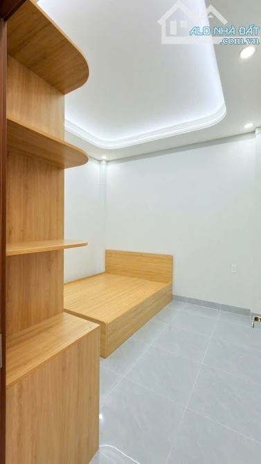 Nhà 1 trệt 1 lầu + mái lỡ Đã Làm Hoàn Công, Dt 130m ngang 5m. Cách ngã 3 cây điệp chỉ 1,5