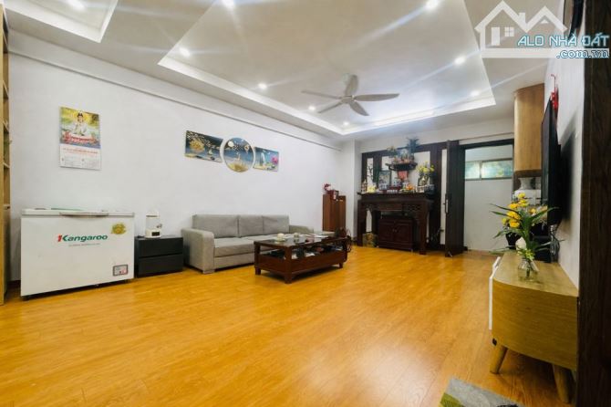 BÁN CHUNG CƯ VIỆT HƯNG LONG BIÊN, 2 NGỦ 2 VS, 75.5M2, GIÁ 4.76 TỶ